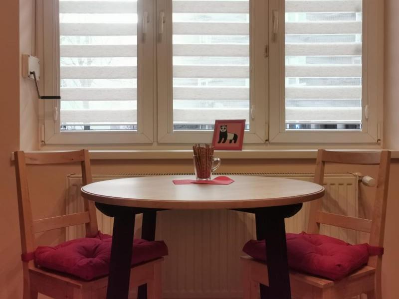 Little Big Red - Central Modern Studio Cracovie Extérieur photo
