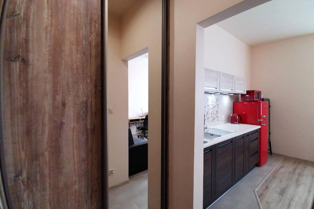Little Big Red - Central Modern Studio Cracovie Extérieur photo
